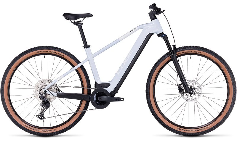 Cube reaction hybrid pro 625 flashwhite´n´black - 2023